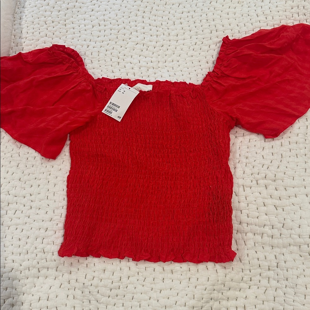 NWT H&M Scarlet Off-Shoulder Blouse